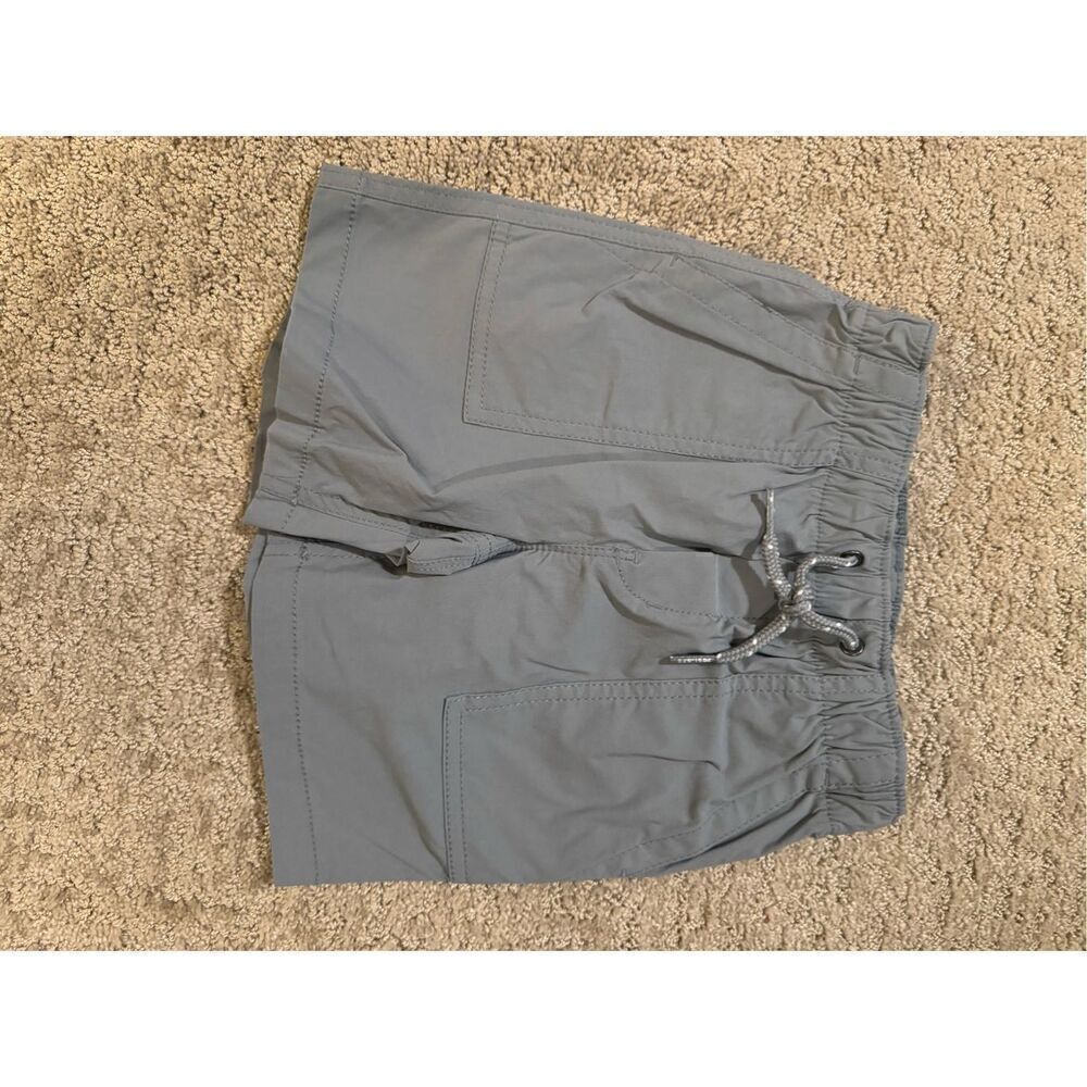Gap boys 3T hybrid shorts with QuickDry in cool grey. New without tags